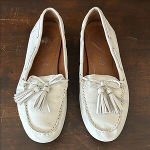 Women's Classic White Tassel Moccasins